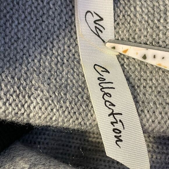 NY COLLECTION Women’s Grey Sweaterwith Dolman Sleeves and Black Bottom Fringe - Picture 4 of 6